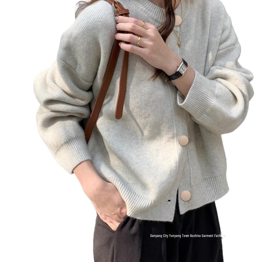 2025 Autumn Women's Retro Knit Cardigan - Buttoned, Loose-Fit Sweater