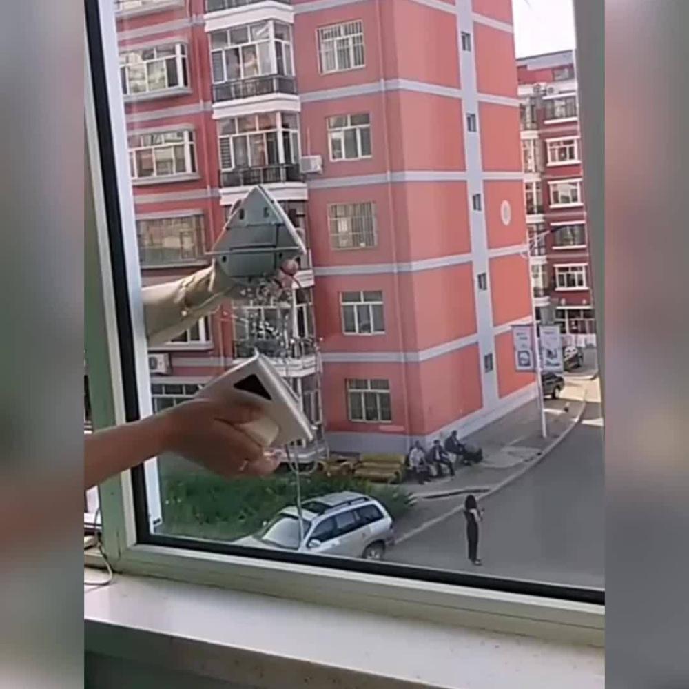 1 Stück Doppelseitiger Magnetischer Glasreiniger mit Ergonomischem Griff, Dreieckiger Multifunktionaler Fensterwischer für Badezimmer, Schlafzimmer, Wohnzimmer/Außenbereich