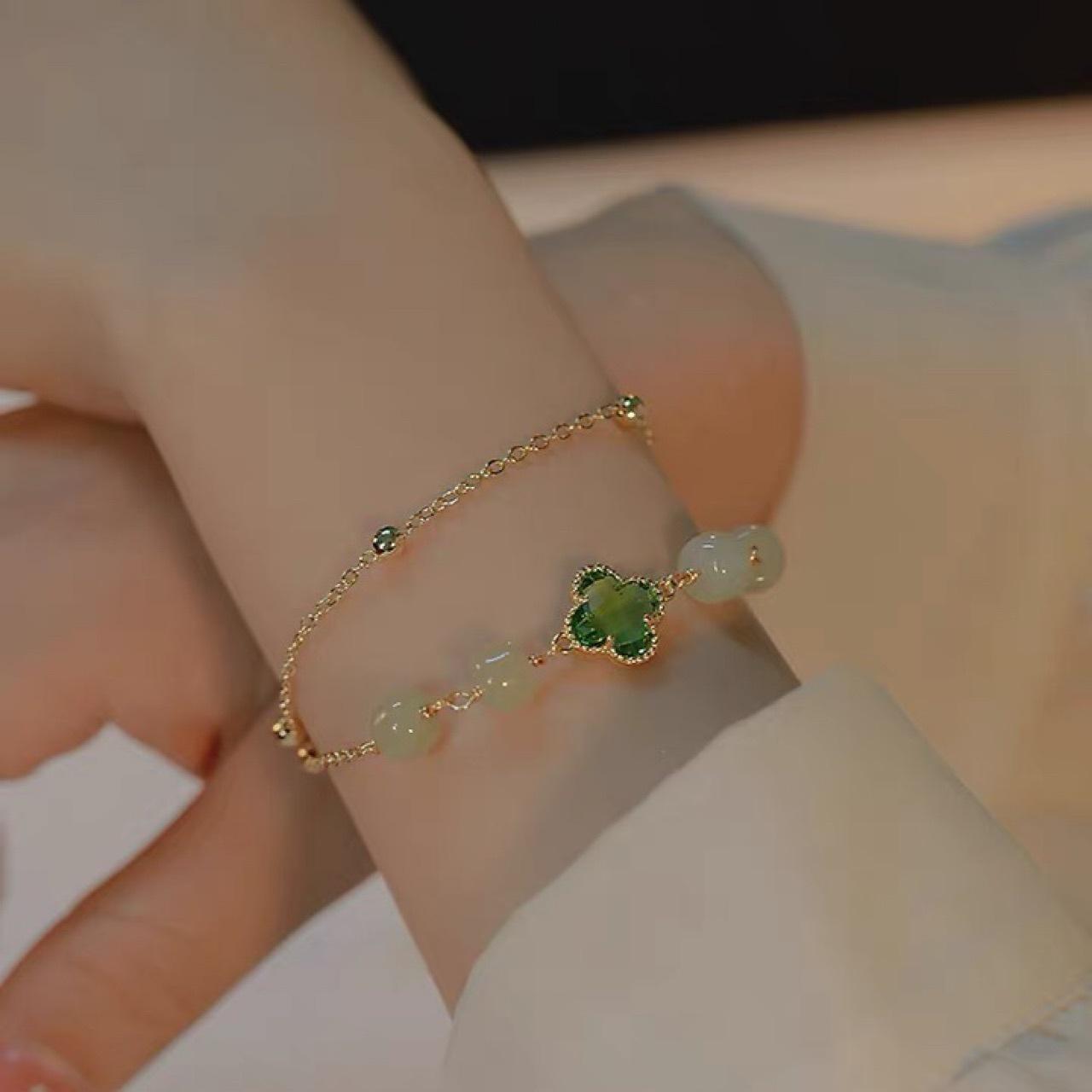 Hetian jade four-leaf clover double-layer bracelet, light luxury, flattering for the complexion, new lucky design зелёный