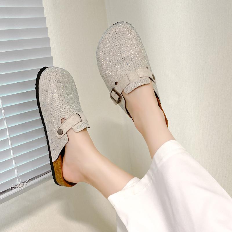 Korkfotbädd Tofflor För Kvinnor Män Mode Läder Mules Komfort Potatisskor Spänne Rem Kristall Bling Glans Inomhus Utomhus Platta Tofflor