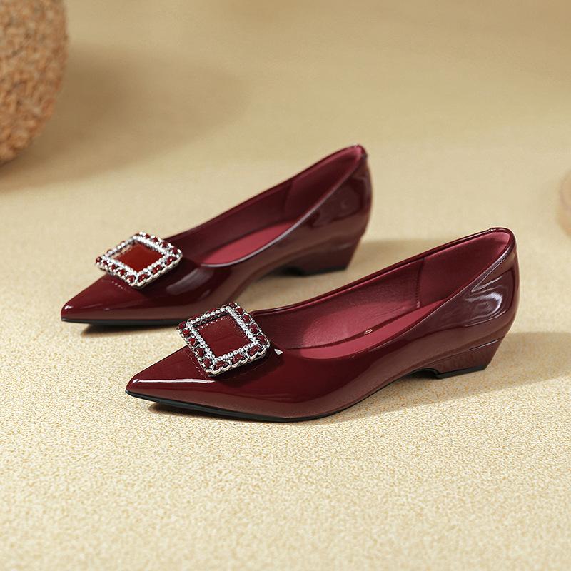 Rhinestone Square Buckle Shallow Mouth Low Heel Single Shoes Women's 2025 New Spring and Autumn Burgundy Pointed Patent Leather Not Tired Feet Women's
