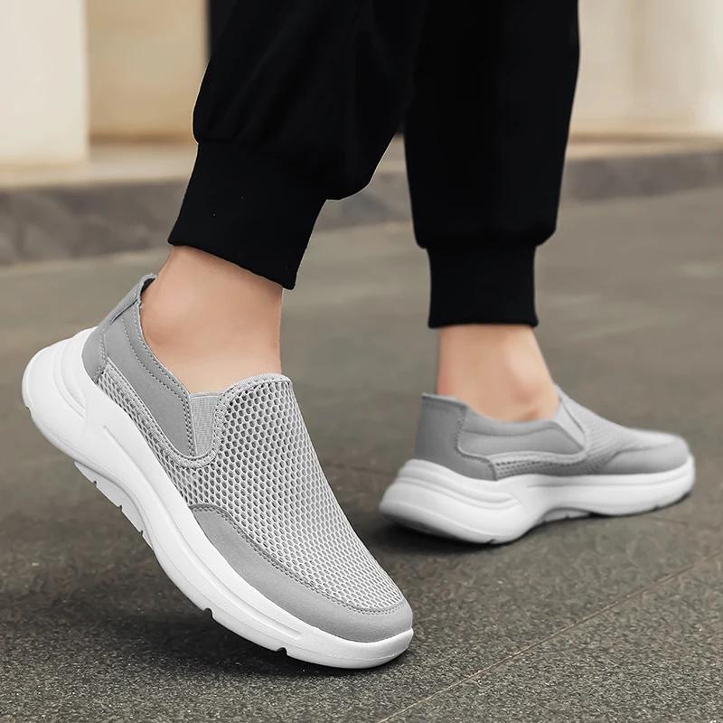 Fashion Slip-On Dad Shoes Non-Slip Breathable Soft Bottom Lightweight Large Size Casual Beijing Cloth Shoes for Men Comfortable Hombres