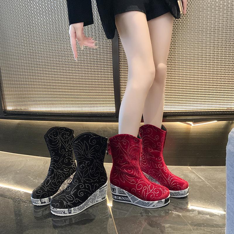 Fashion New women's boots with a wedge heel pattern and a rear zipper for height increase in the autumn of 2025