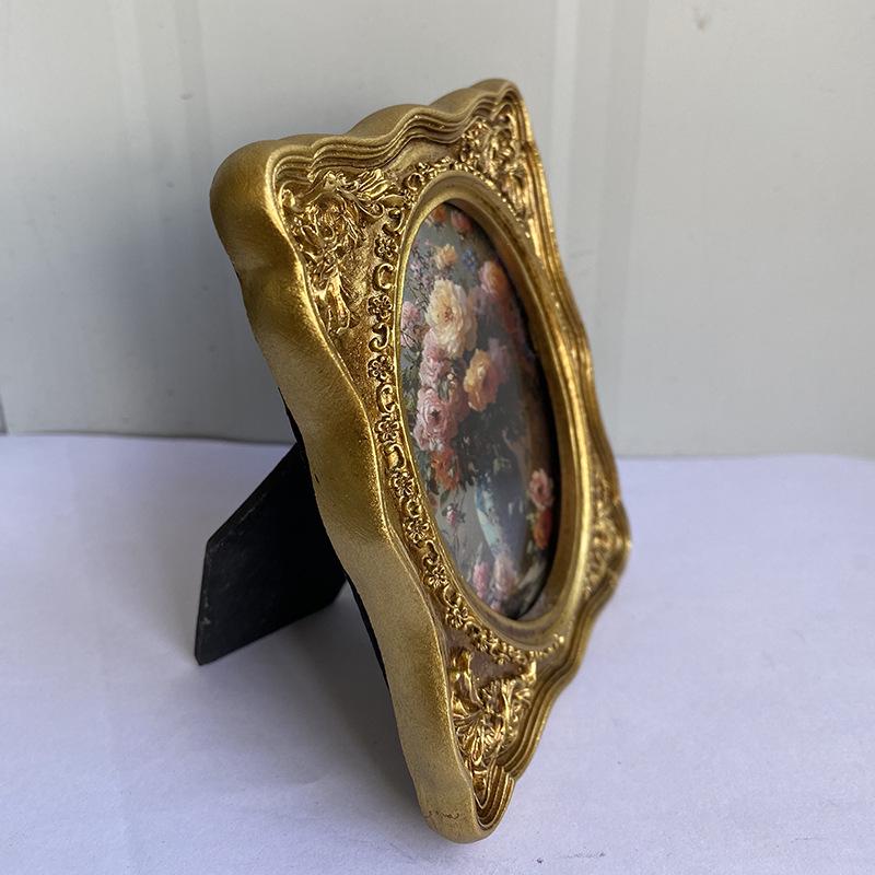 Oval European Style Carved Resin Photo Frame - Creative Embossed Retro Tabletop Ornament