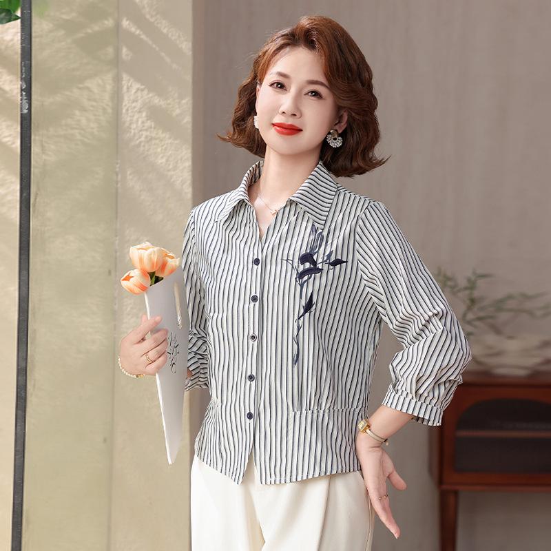 

Elegant Striped Seven-Sleeve Shirt for Middle-Aged and Elderly Women - Fashionable Slimming Top for Spring and Autumn. 5XL (150-165 jin)