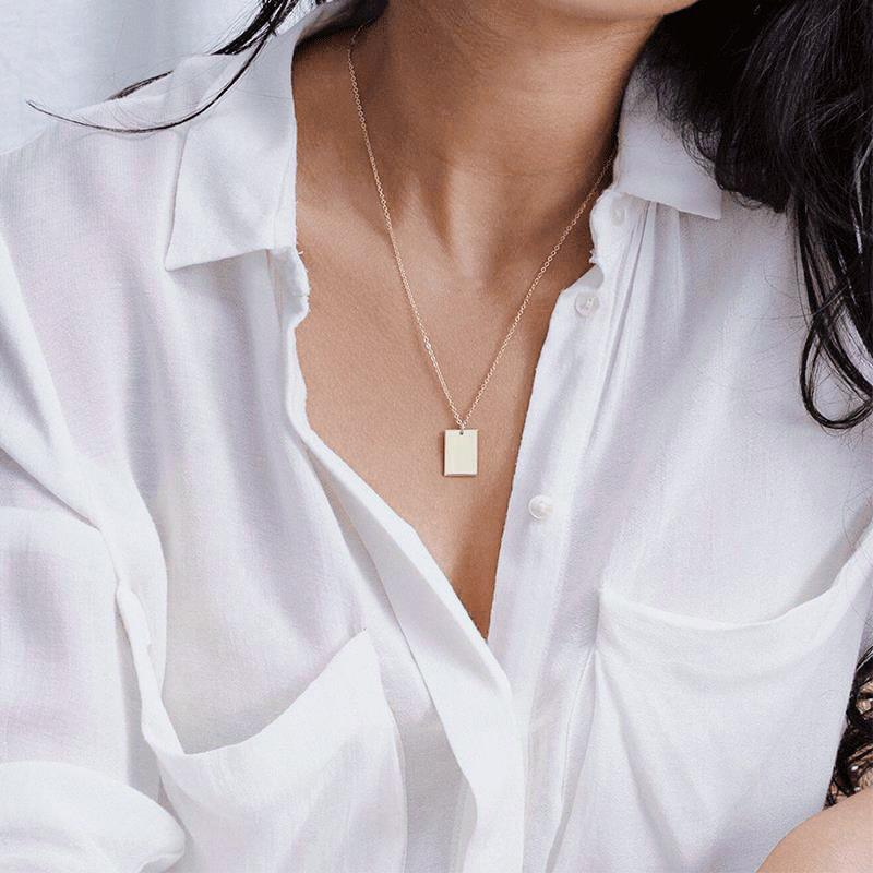 European and American Light Luxury Stainless Steel Square Pendant Necklace, 18*12MM, Fashionable and Versatile.