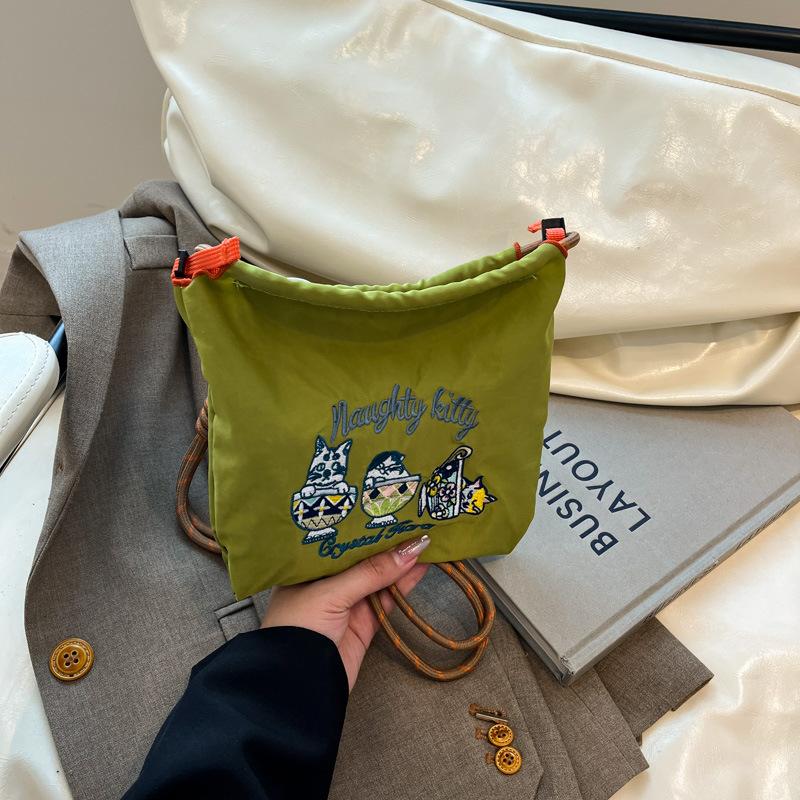 Niche Design Casual Simple Personality Fashion Women's Shoulder Messenger Bag 2025 Autumn New Foreign Style Bucket Bag