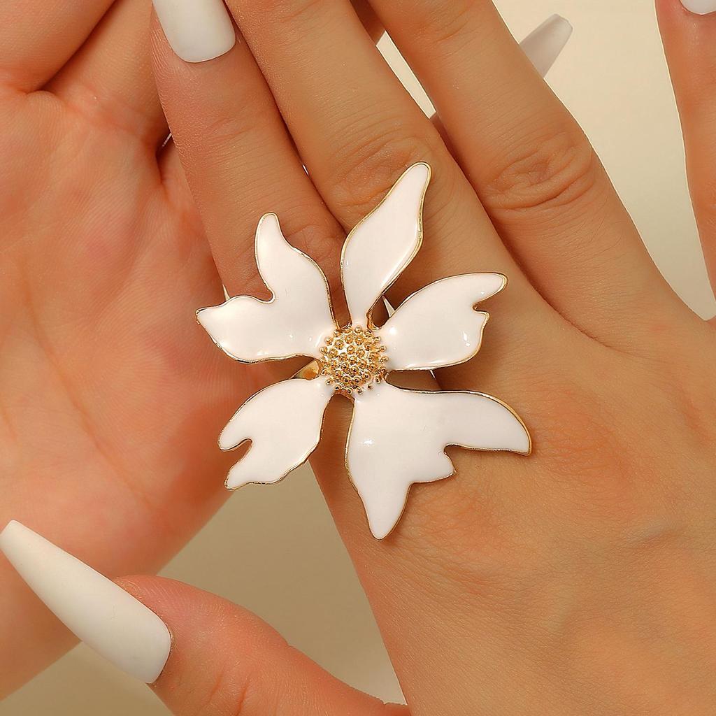 Fashion Exaggerated Dripping Oil Stereoscopic Alloy White Five Petal Flower Opening Ring