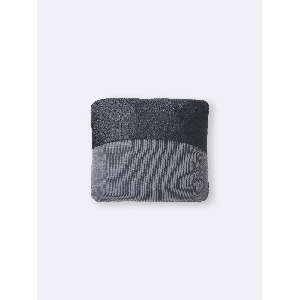 GU by Uniqlo Pocketable Light Nylon Hoodie+e