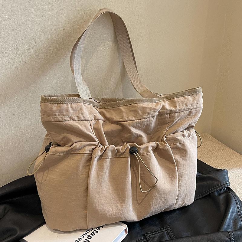 

Сумка из нейлоновой ткани для женщин, большая вместимость, 2024, новая универсальная повседневная сумка через плечо, тканевая сумка премиум-класса, сумка-тоут для поездок на работу