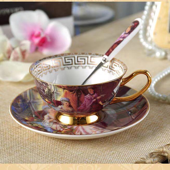 Juego de Tazas de Té y Café de Porcelana Ósea Pintada en Oro Retro Europeo