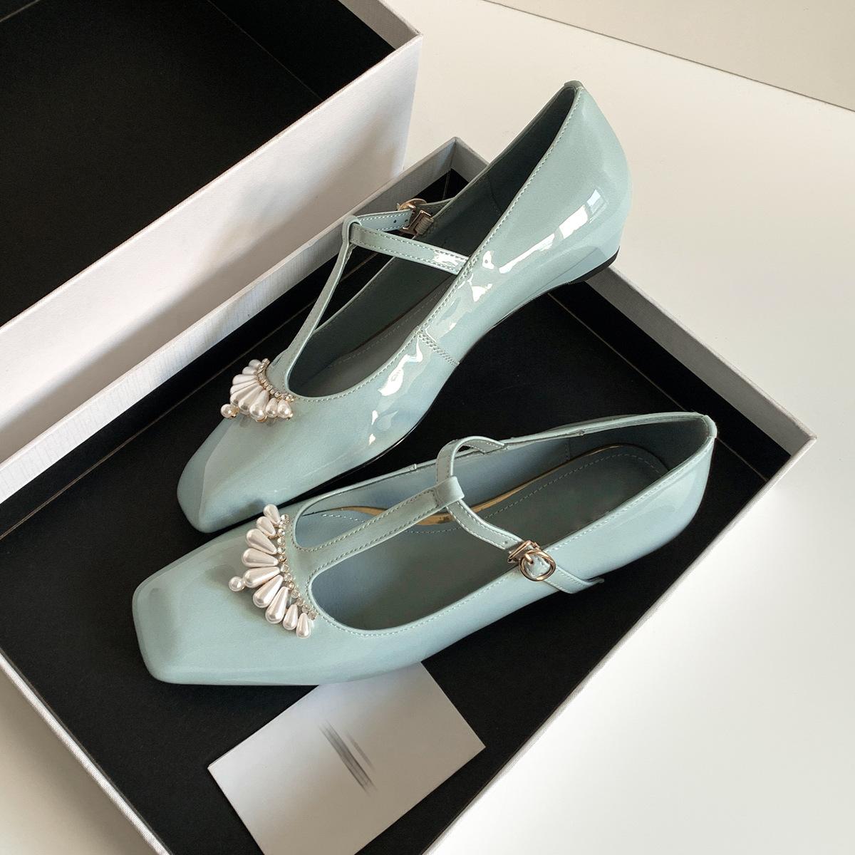 

Sheepskin version~ square head French pearl T-shaped buckle with low heel Mary Jane women s shoes with skirt, light mouth temperament gentle single 34