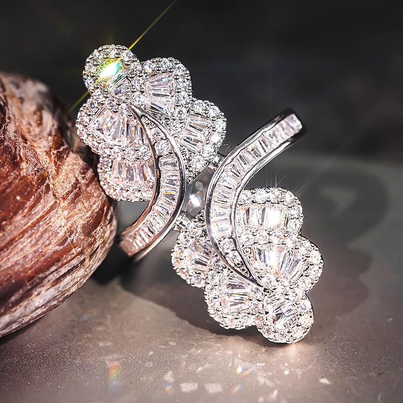 Huitan Special Design Women Ring Inlaid Shining Cubic Zirconia Fashion Luxury Wedding Party Accessories Charming Elegant Jewelry