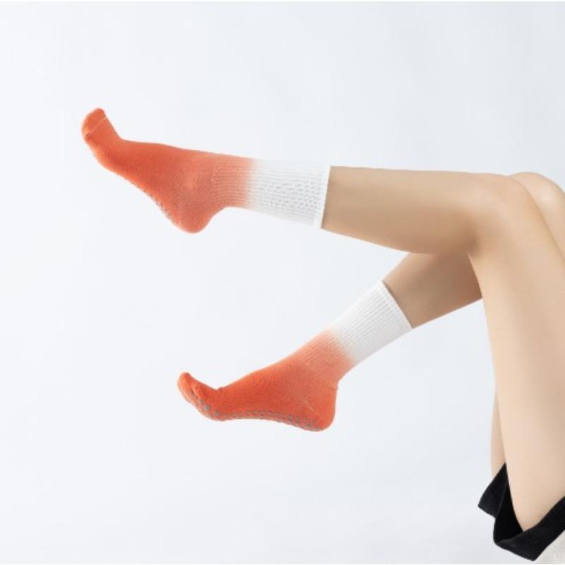 Einfarbige Yogasocken aus Baumwolle bis zur Mitte der Wade, rutschfeste Sportsocken mit Silikonunterseite, für Damen, für Indoor-Fitness, Trampolin, Tanz, Pilates