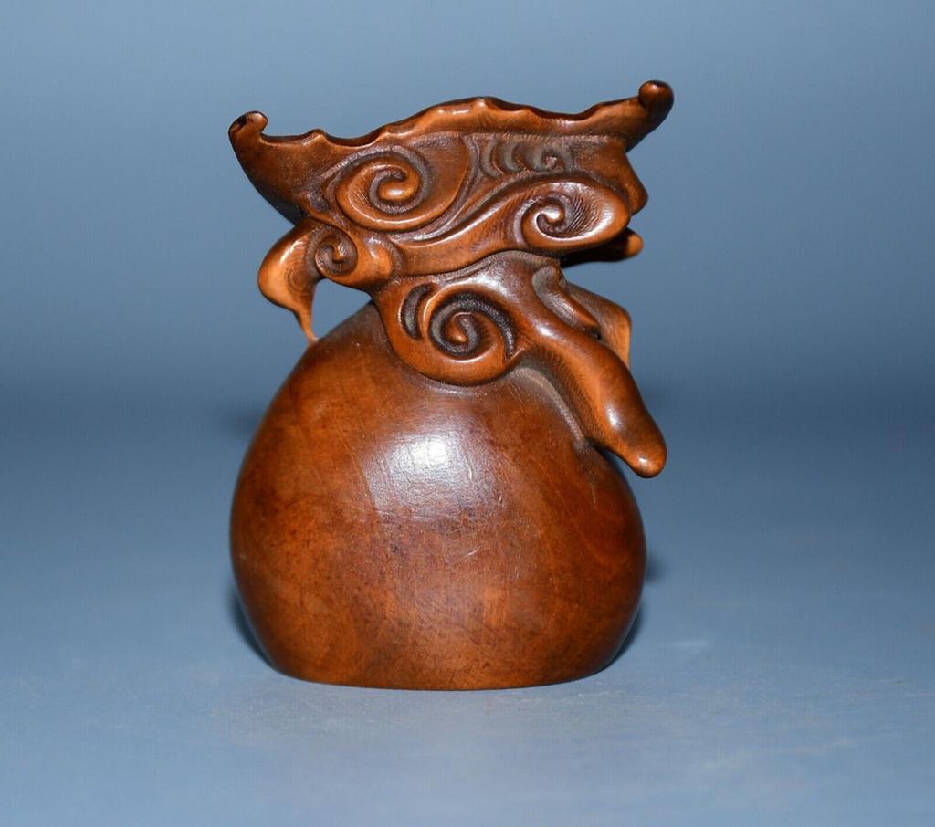 Chinese Old Boxwood Carved Exquisite Bat Money Bag Statue Figurines Lucky Gift