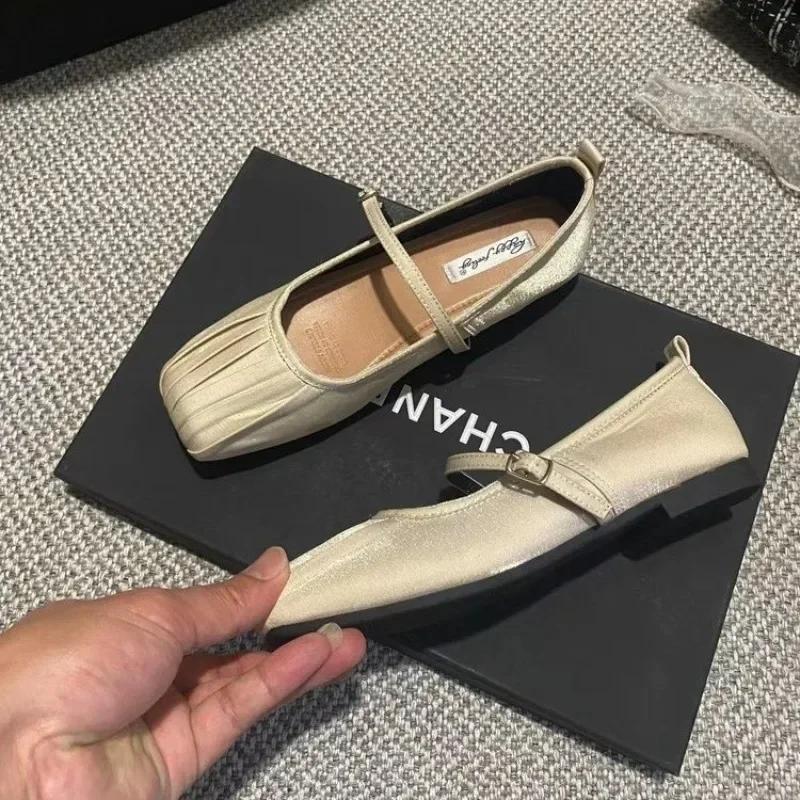 Soft Shoes Woman Comfortable and Elegant Shallow Mouth Square Toe Casual Female Sneakers Loafers with Fur Flats All-Match New