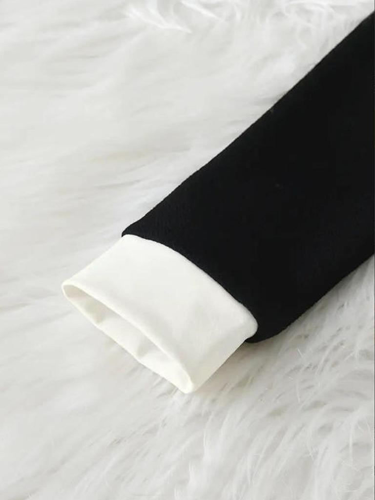 Girls' Black and White Long-Sleeve Knit Dress with Peter Pan Collar and Faux Pockets