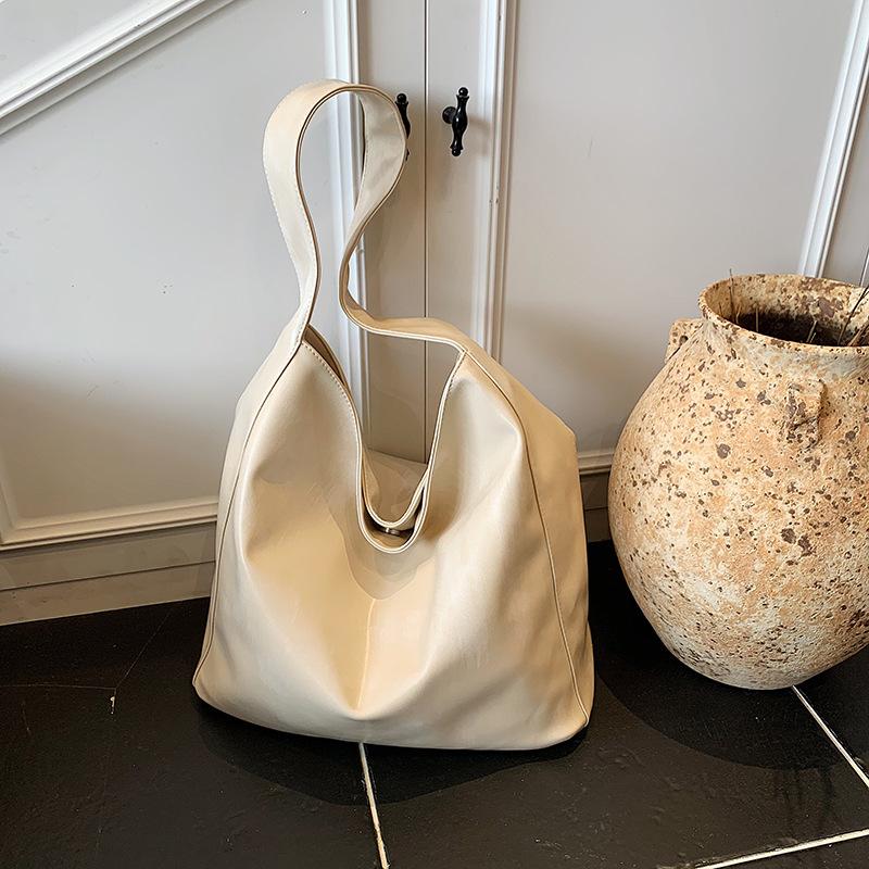 

Retro large-capacity tote bag women s spring new trendy fashion shoulder bag versatile bucket bag