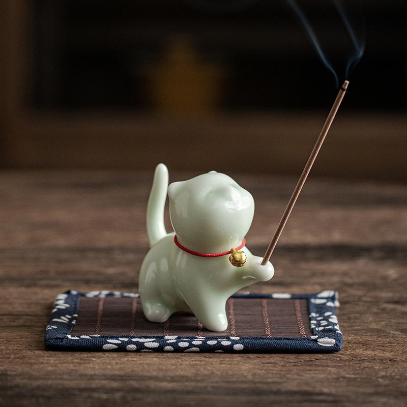 1PCS Cute Cat Ceramic Incense Burners Mini Incense Stick Holder Tea Pet Home Decoration with Mats Tea Ceremony For Buddhist Hall