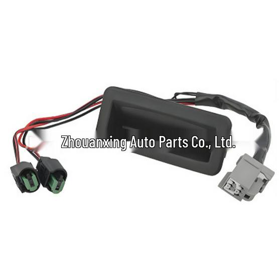 LR015457 fits the tailgate lock actuator motor for the 2010 fourth-gen Land Rover Discovery.