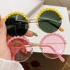 Non-polarized Fashion Round Flower Sunshade Metal Frame Sunglasses Men Women Retro Half Frame Cute Beach Eyeglasses
