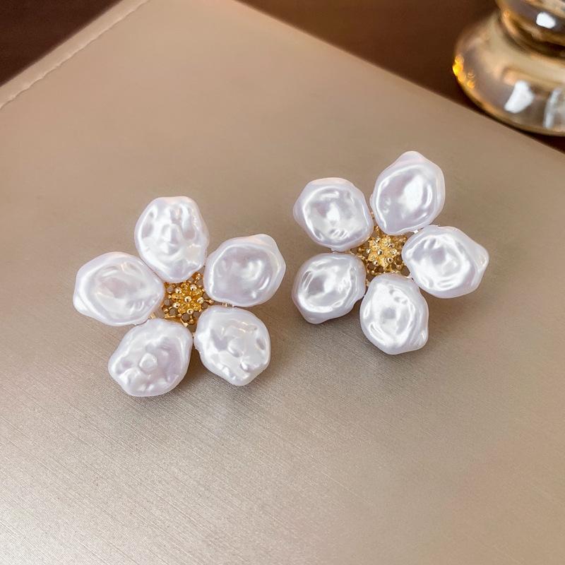 French Pearl Flower Earrings Personalized Fashion Stud Earrings Temperament Earrings Women