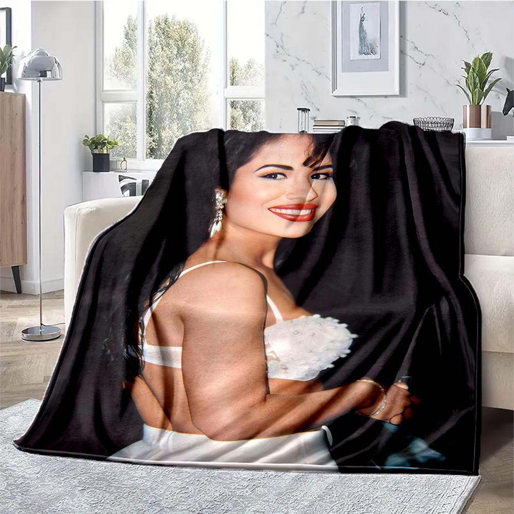 Coperta Stampata a Tema Selena Quintanilla - Perfetta per Divano, Letto, Viaggio e Uso Esterno | Lavabile in Lavatrice, Accogliente e Resistente.