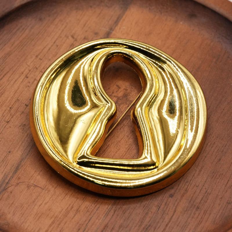 Pleated Devil'S Eye Brooch Alloy Keyhole Shape Glaze Luxury Badge Pin Trendy Tassels Banquet Clothes Metal Pin