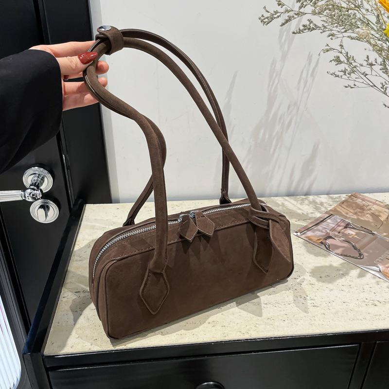 Niche underarm baguette bag suede popular versatile shoulder bag temperament commuter portable underarm bag