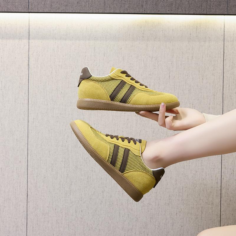 2025 New Leather Sports Shoes Women's Platform Inner Height Increase Casual Moral Training Shoes Women's Light and Comfortable Color Matching Forre
