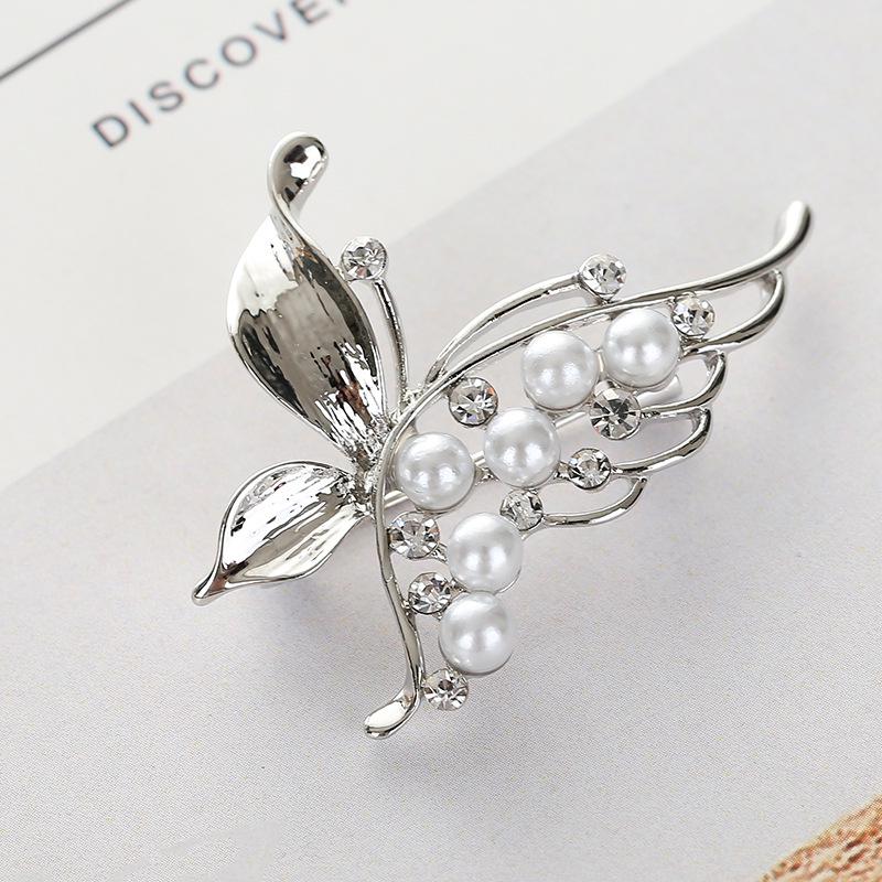 Elegant Rhinestone Butterfly Brooch with Pearl Accent - Japanese and Korean Fashion Pin for Ladies' Suits