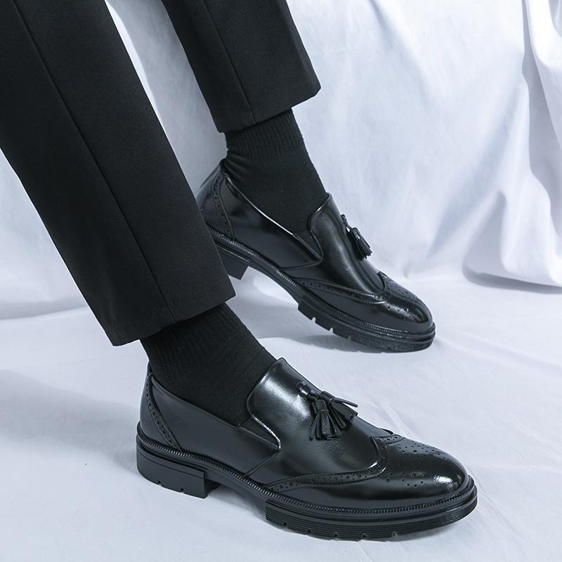 Large size fringed shoes fashion business dress leather shoes British style Brock carved leather shoes groom wedding shoes