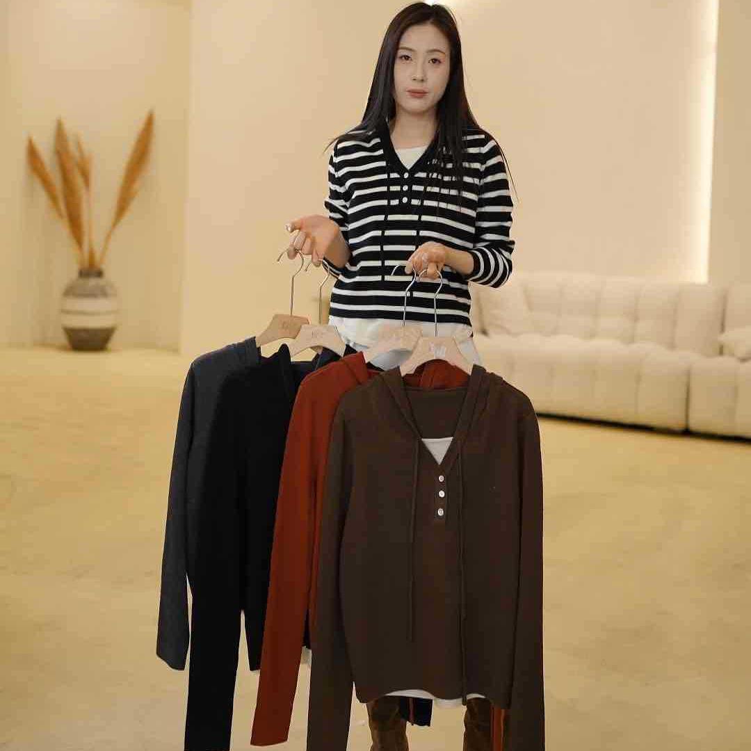 Patchwork Hooded Knitwear with Mulberry Silk and Wool Black