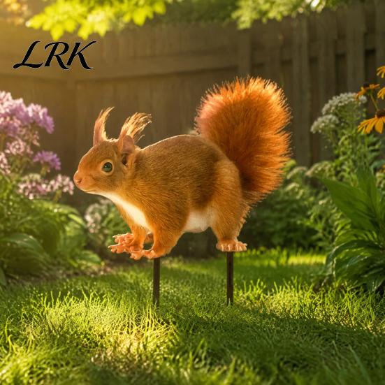 Outdoor Decorative Lawn Ornament Realistic Squirrel Garden Stake, 2D Flat Acrylic Yard Art Vivid Shape Decor Cute for Patio Pathway Decoration
