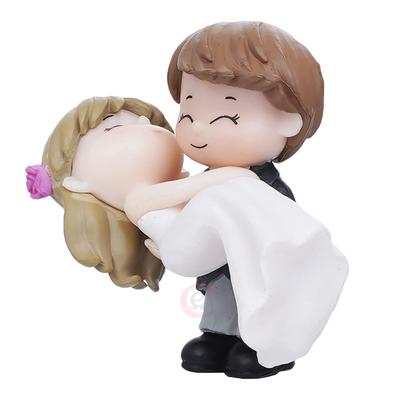 Resin Handcrafted Bride Kissing Groom Romantic Couple Statue Decorative Showpiece| Valentine Gift for Girlfriend Boyfriend Husband Wife
