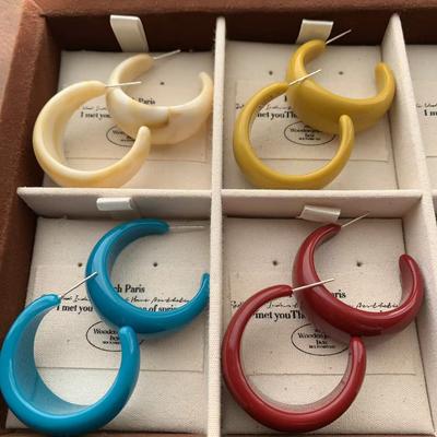 Retro Color Large C-Shaped Resin Earrings, Earrings, Simple Temperament, Daily High-End Fashion Personality C-Ring Earrings, Versatile