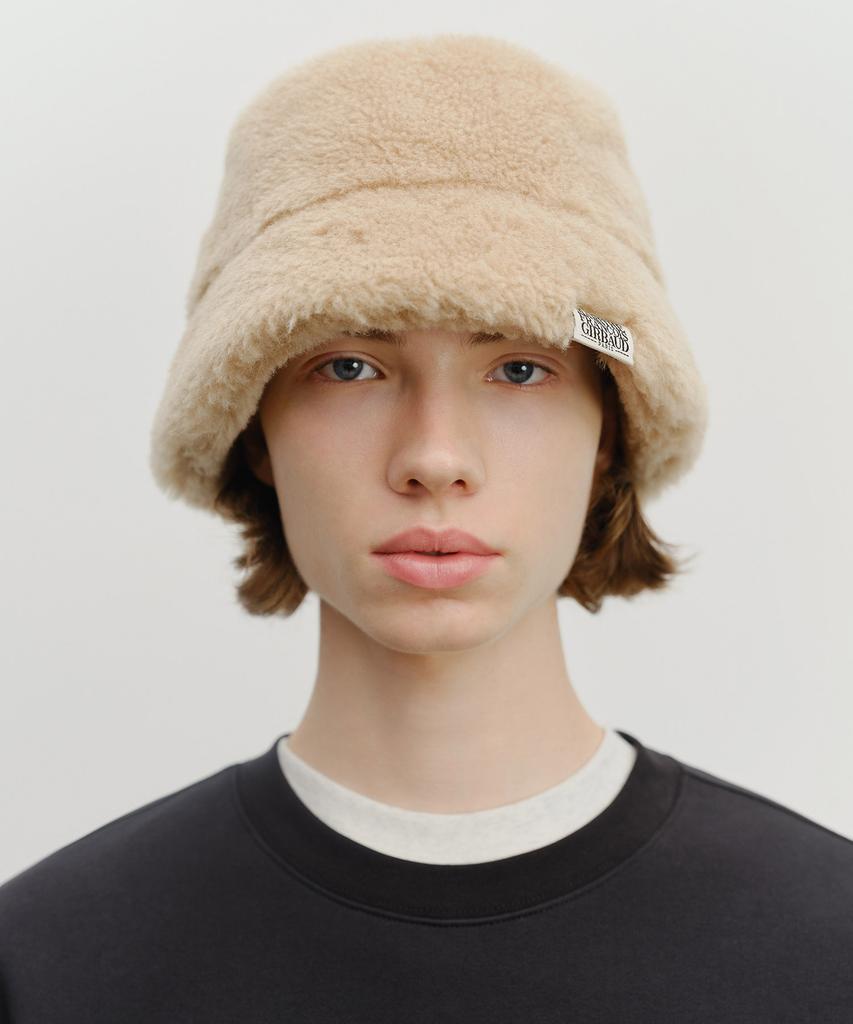 Malittepeulangsowajeobeo Classic Logo Fur Bucket Hat Beige
