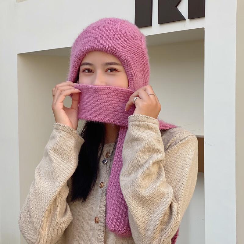 

Knitted Hat Scarf Combo