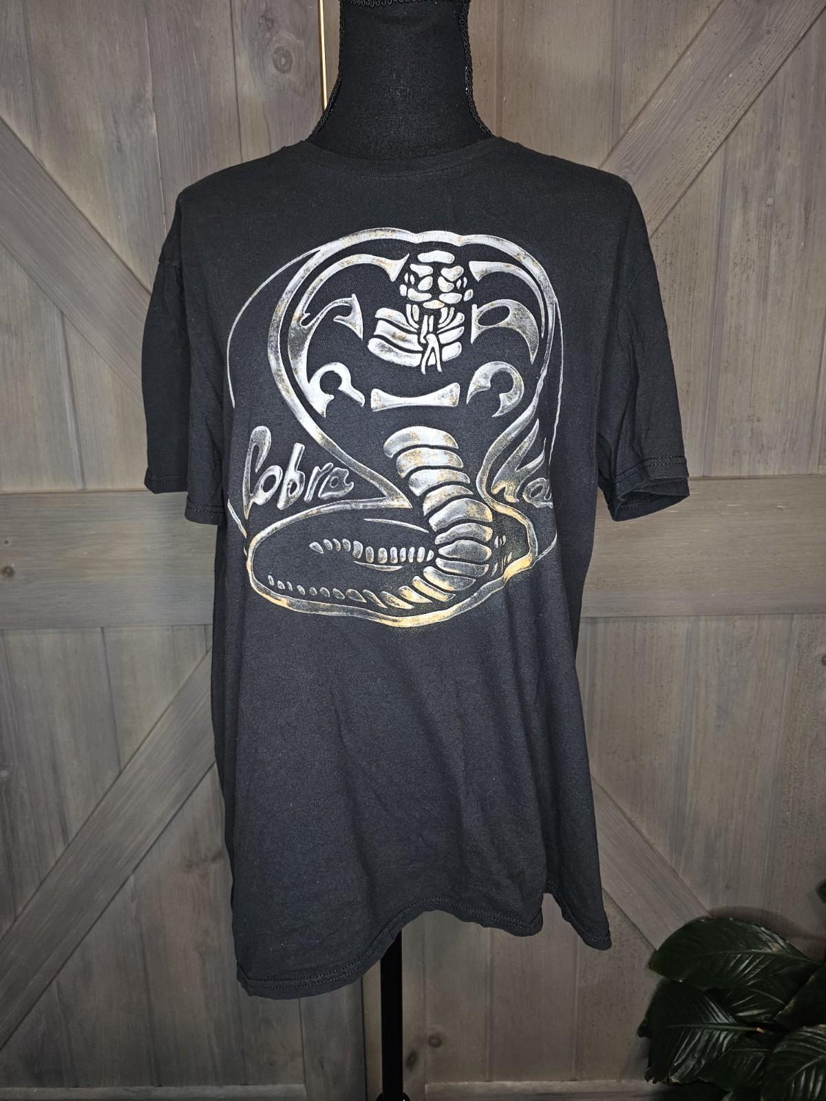 Mens Cobra Kai Tshirt sz Large S