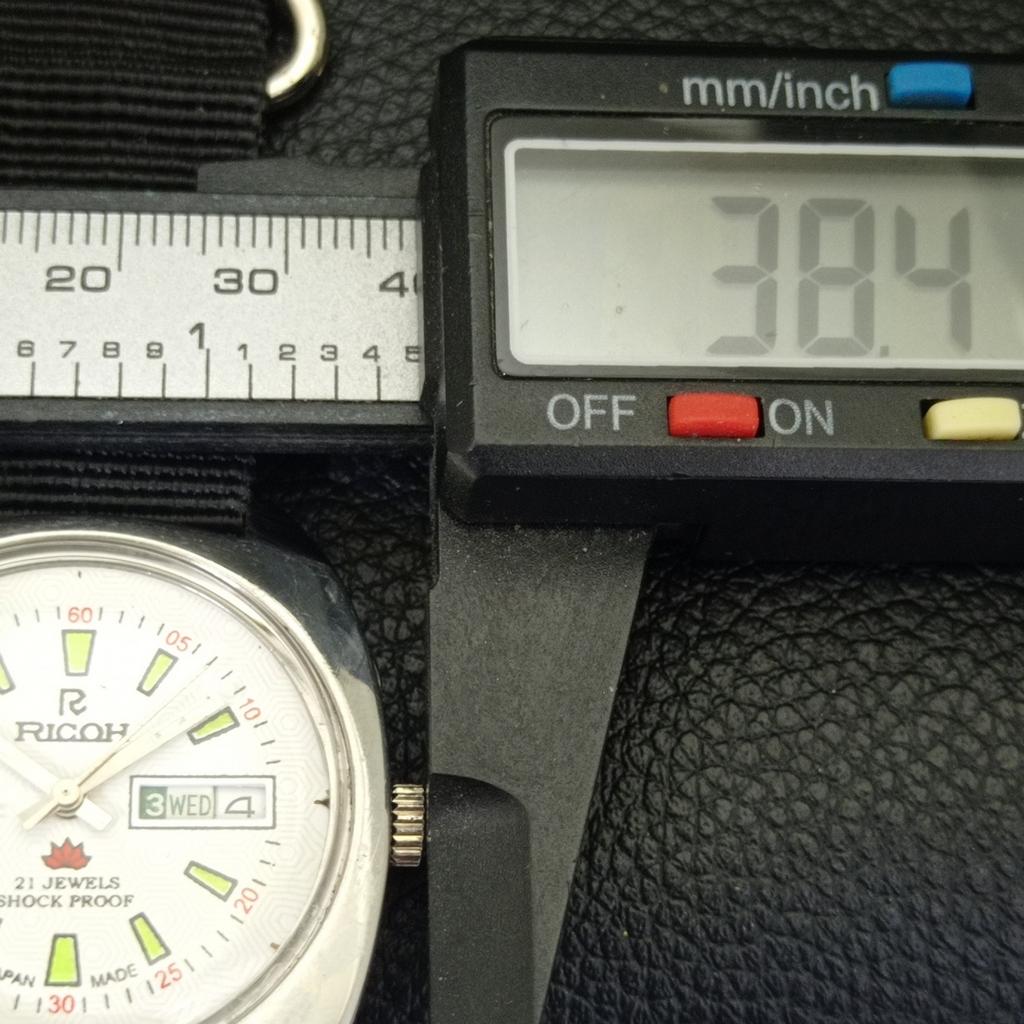 JAPAN VINTAGE RICOH R31 AUTOMATIC MENS WHITE COLOR DIAL WATCH A701929-5 R207-a701929