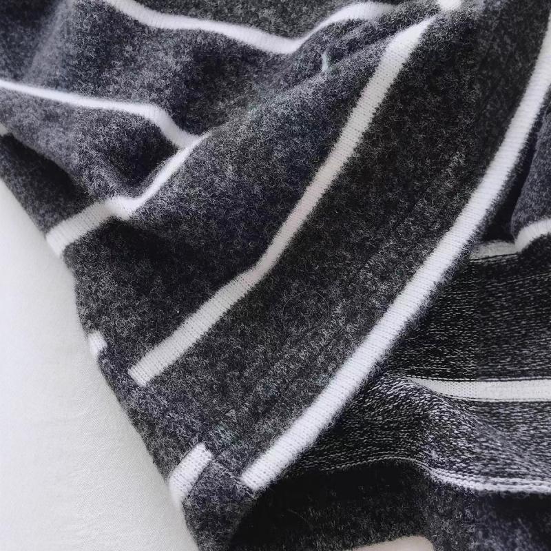 New striped long-sleeve round-neck T-shirt for women, spring and autumn 2026, stylish, loose-fitting, slimming base shirt