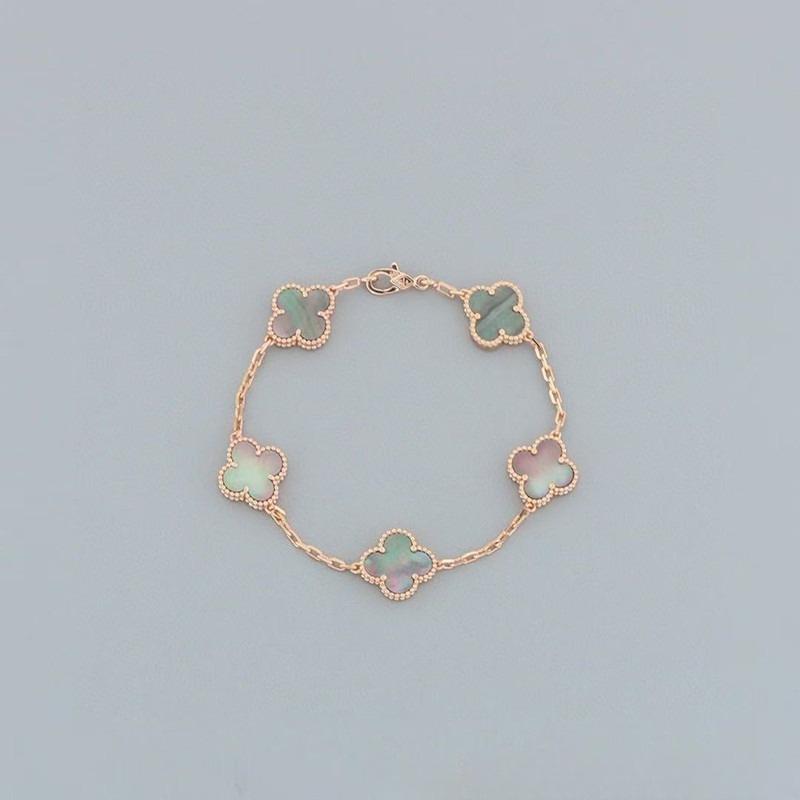 Luxury Four-leaf Clover Bracelet Unisex Versatile and Sophisticated Lucky Clover Bracelet
