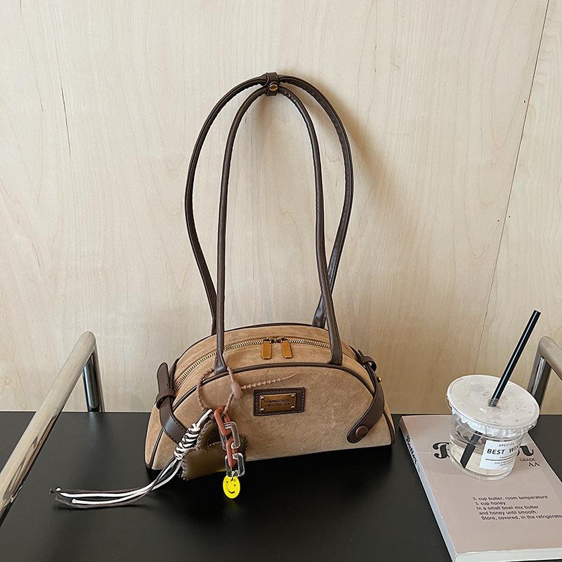 This year's popular Boston bag women's large-capacity 2025 new autumn and winter retro shoulder underarm commuter pillow bag