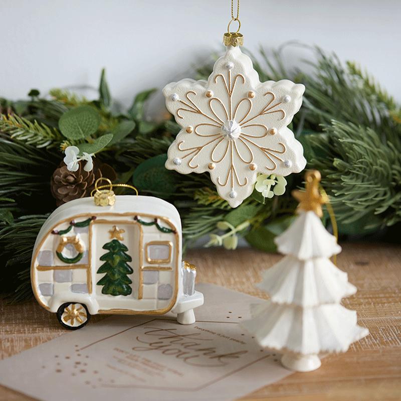 White Christmas Tree Decorations Wreath Snowflake Hanging Pendants Festival Winter Wonderland Ornaments Party Scene Props