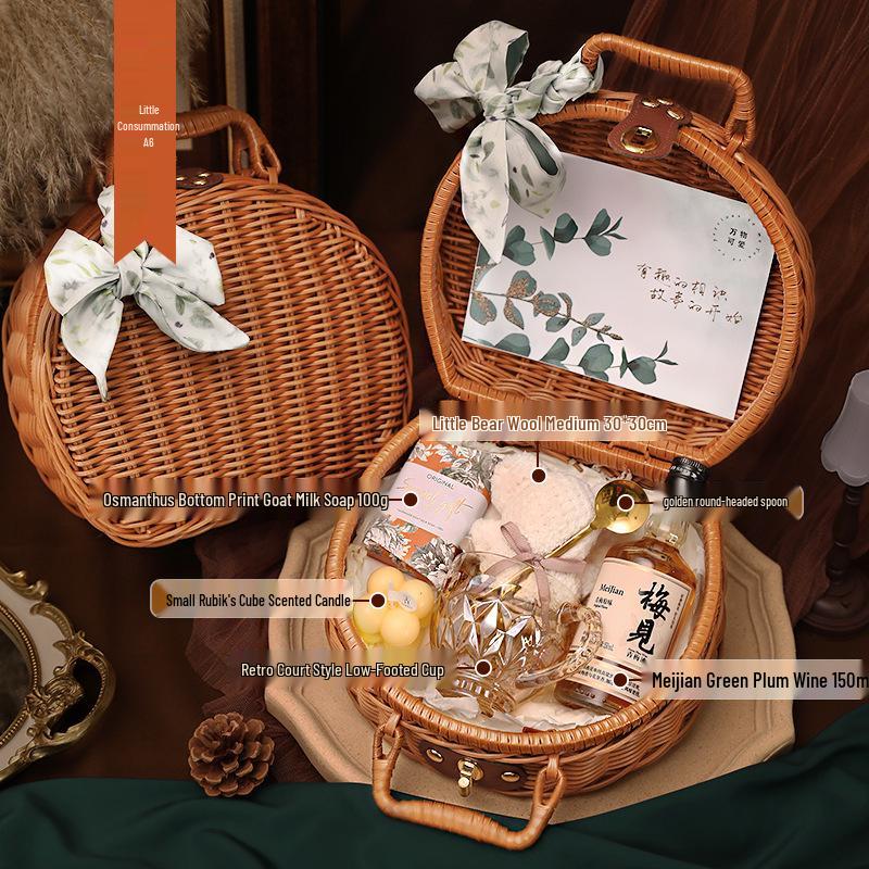 Bridal Party Souvenir: Heytea Cup for Bridesmaids and Groomsmen