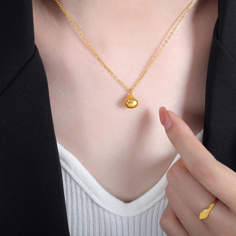 European & American 18K Gold Water Drop Necklace - Titanium Steel, Colorfast, Versatile Clavicle Chain, Retro Hip Hop Niche Jewelry for Women