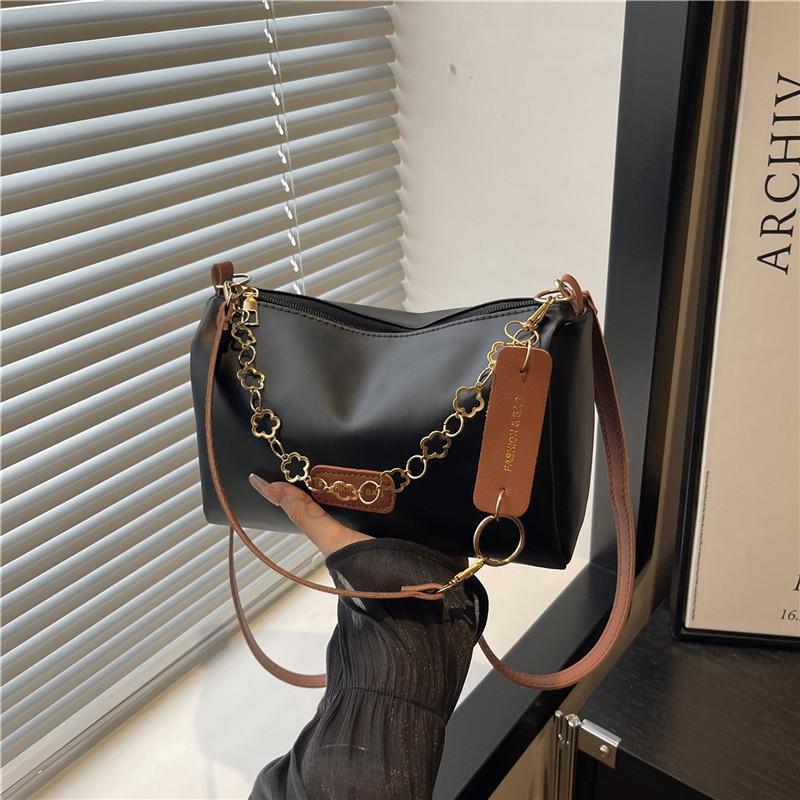 Chain High-end Fashion Messenger Bag Women's Autumn and Winter 2025 New Texture Versatile Shoulder Bag Fashion Pillow Bag