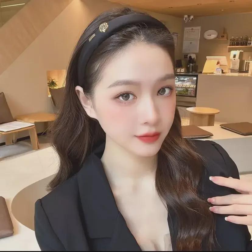 Luksusowa opaska z kamelią: Styl Zapachu High-End, Trend Koreański 2022