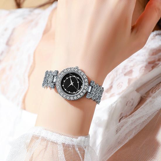 Luxury Women Bracelet Watch Round Dial Quartz Analog Watch Sparkling Rhinestone Elegant Wristwatch for Daily Wear Party Office