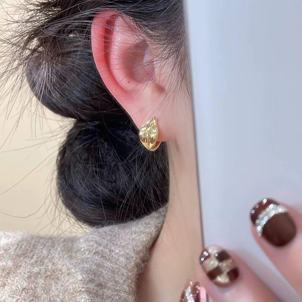 Leaf Earrings Buckle Light Luxury Niche Earrings Trendy Gift Elegant Lady's Accessories Classic Jewelry Unique Design Sense Anti-allergy Earrings
